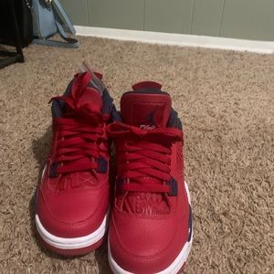 jordan flight 4’s, fits women 6.5-7